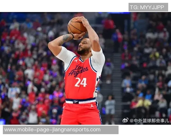 鲍威尔回忆韦德影响力称其为儿时偶像学习其打法与心态