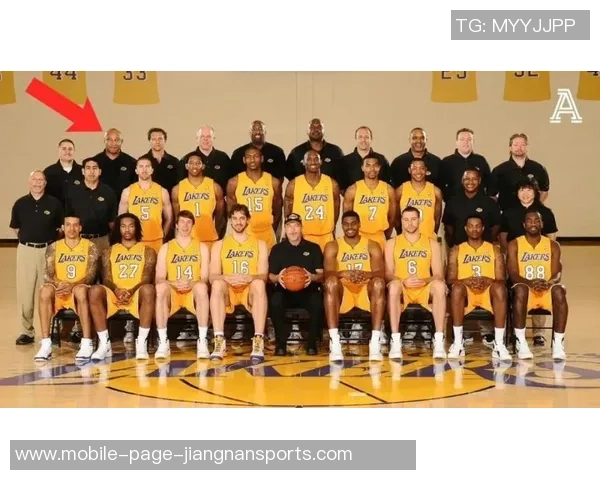 湖人快船赛季前景分析詹姆斯与字母哥双双无缘全明星与最佳阵容